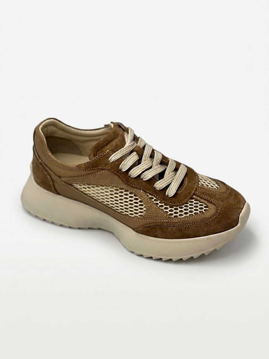 Mesh Runner Sneaker